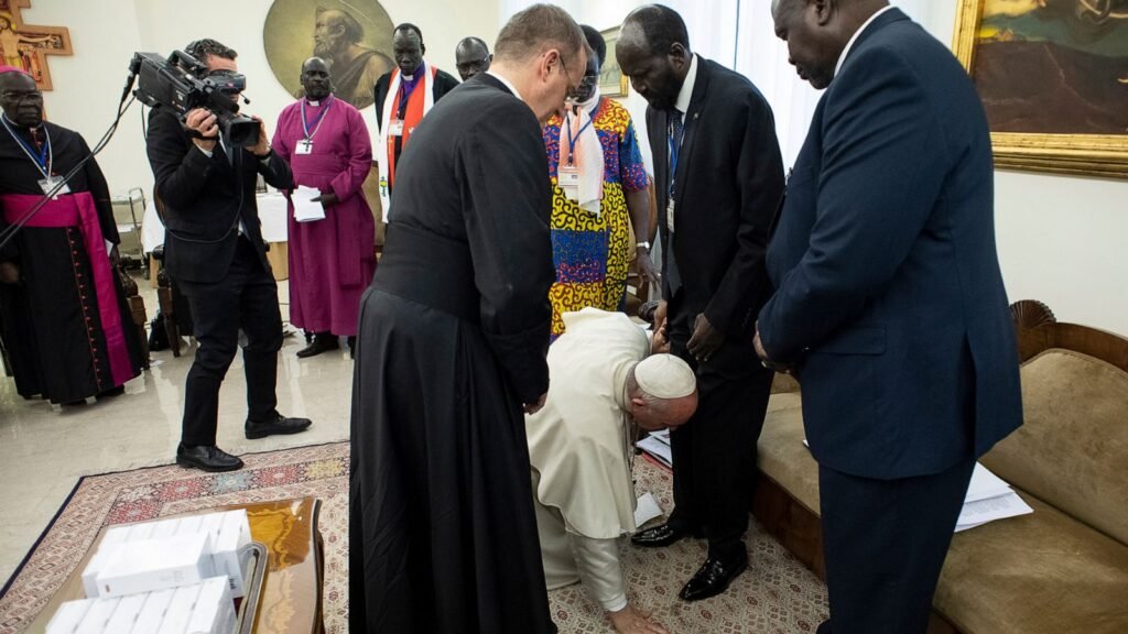 Pope Francis Kisses Feet Of South Sudan Leaders