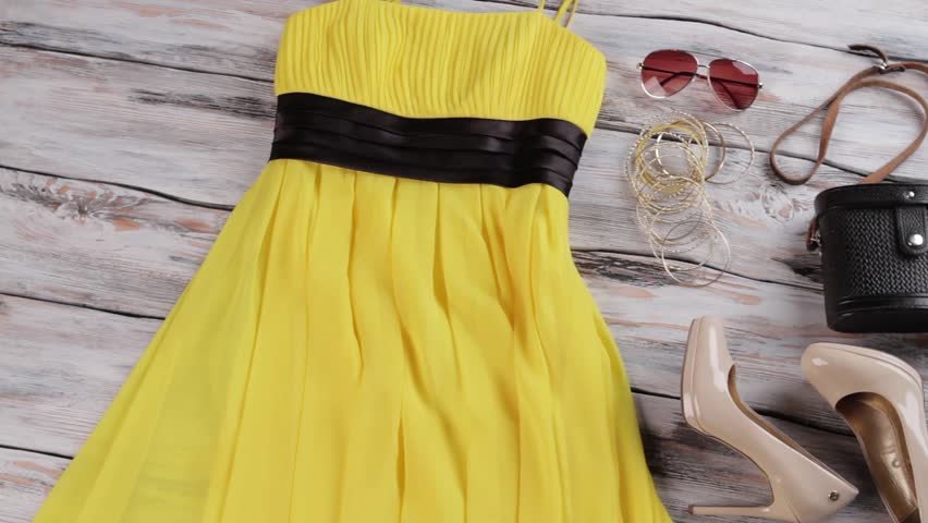 5 Ways To Wear Yellow Outfits During This Weather