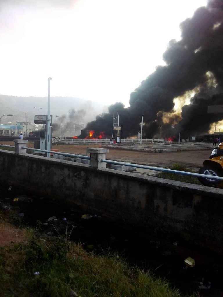 Petrol Tanker Fire In Abuja-Lokoja Expressway
