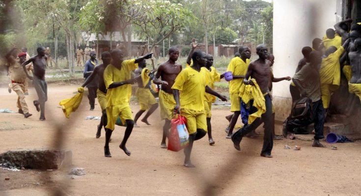 Police Launch Manhunt For Over 200 Escaped Prisoners In Uganda