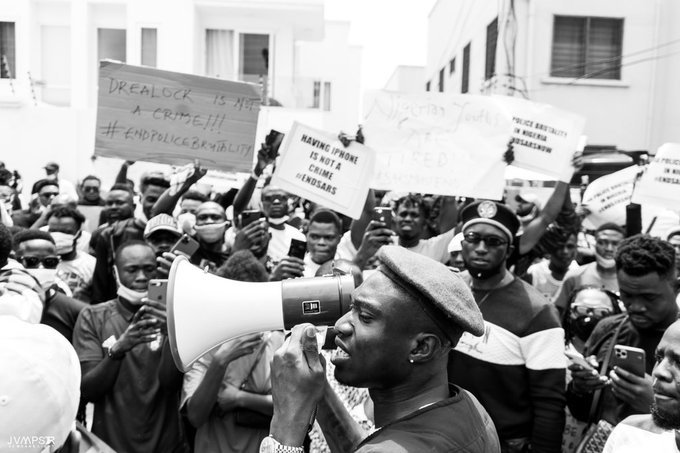 Nigerians Cry Out As Strange Set Of Security Men Begin Stop And Search