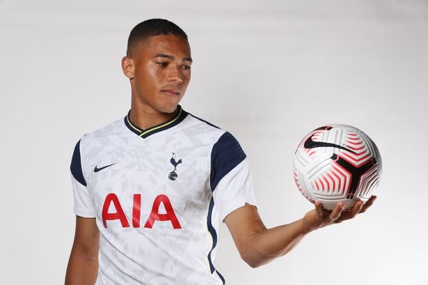 Tottenham Completes Brazilian Vinicius Signing