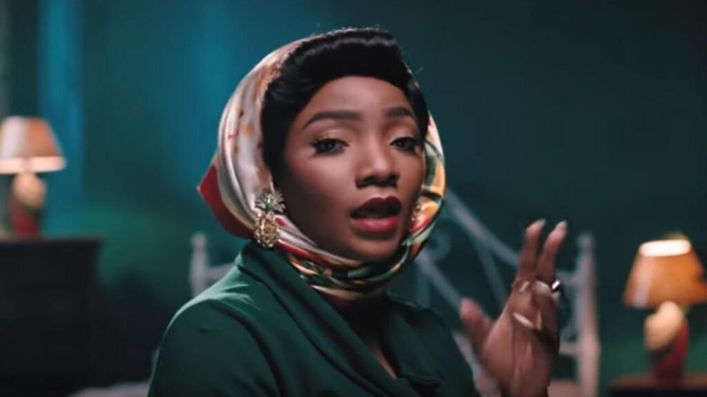 Simi Sends 200K To Woman On Twitter