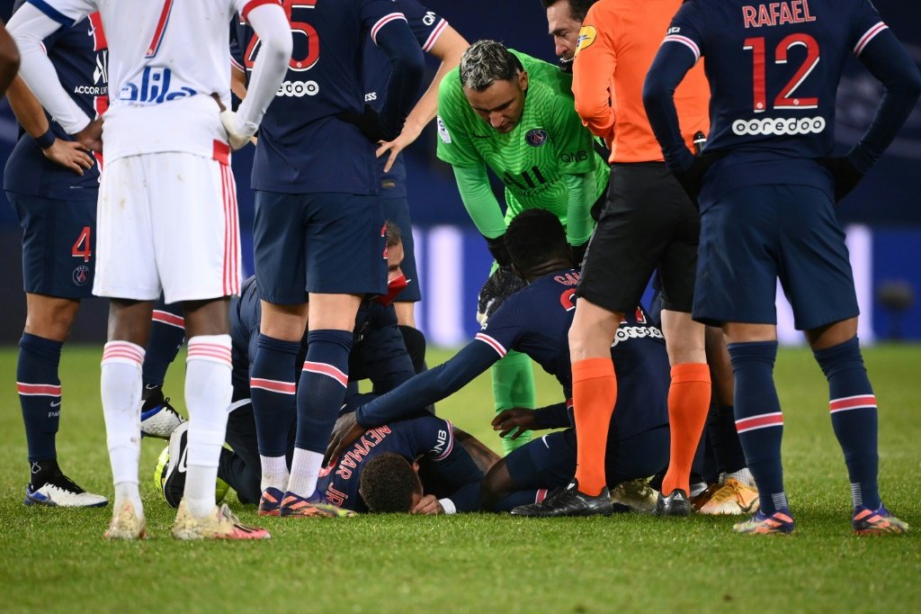 Neymar Jnr Suffers Another Injury Blow