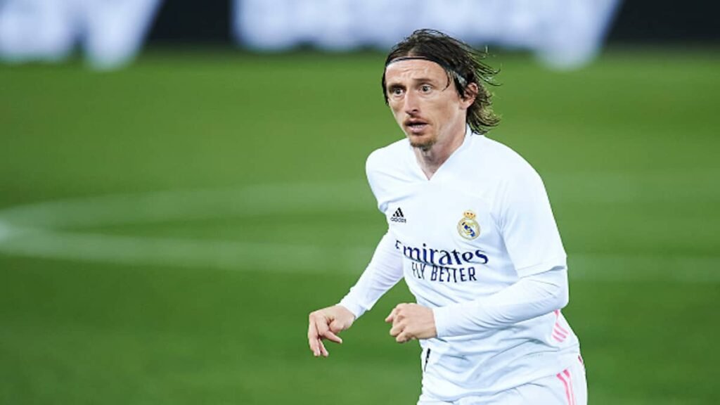 Luka Modric Renews Real Madrid Contract