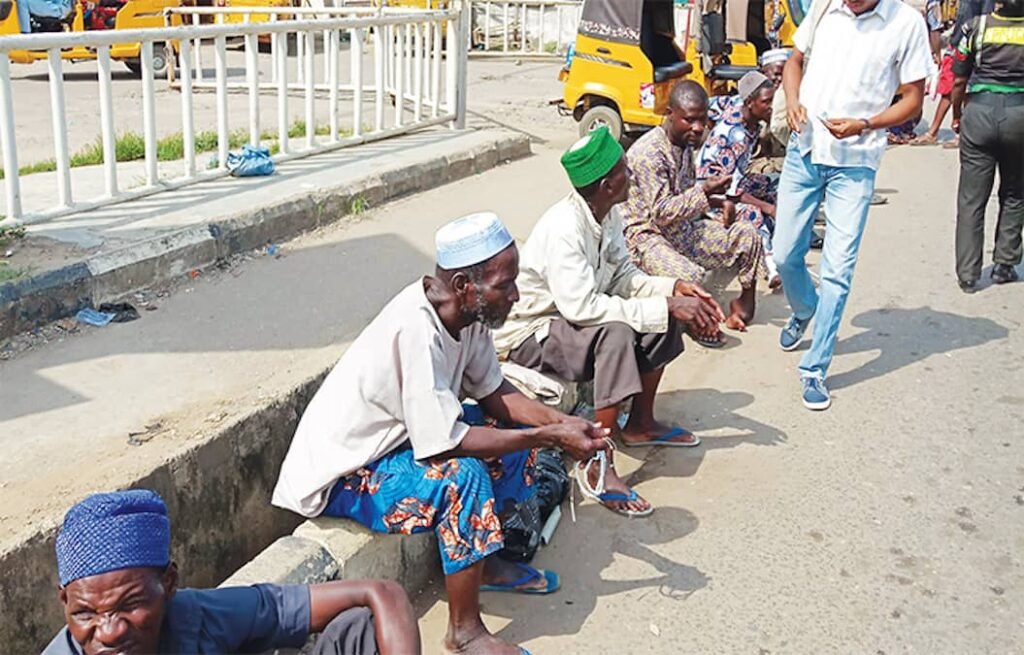 Blind Beggar Rejects Bad Money From Lady