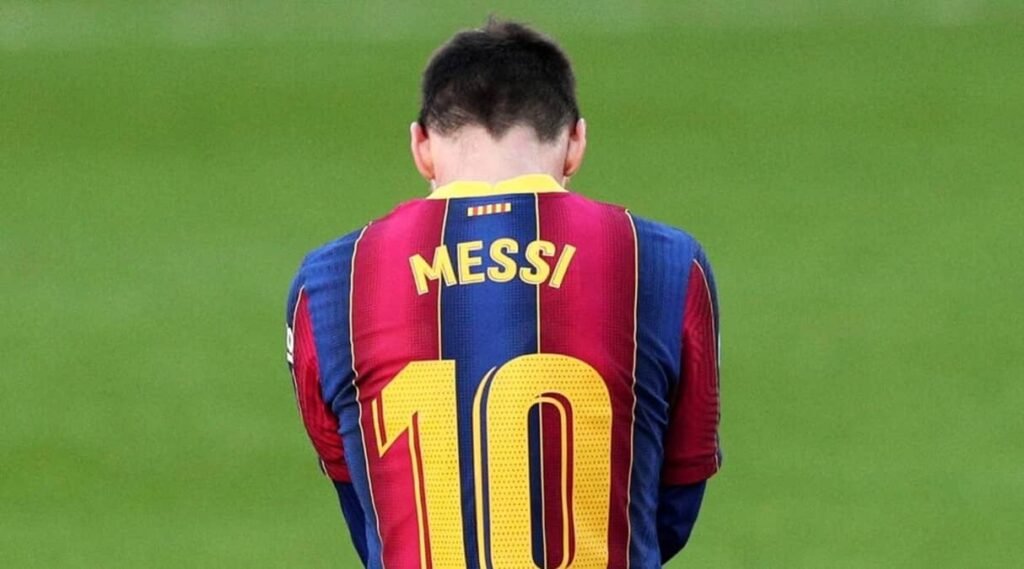 Lionel Messi Agrees To Remain At Barcelona