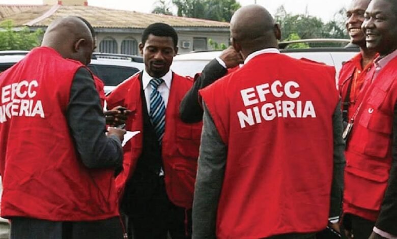 Youths Criticise Efcc For Detaining 120 Internet Fraudsters In Ibadan, Enugu