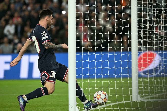 Lionel Messi Scores Two To Help PSG Win RB Leipzig | EveryEvery