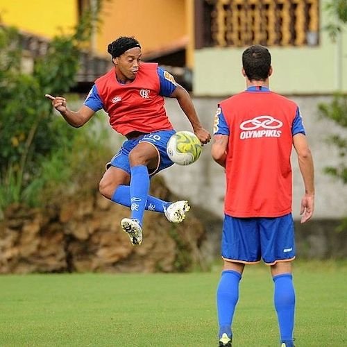 Ronaldinho Returns To Barcelona