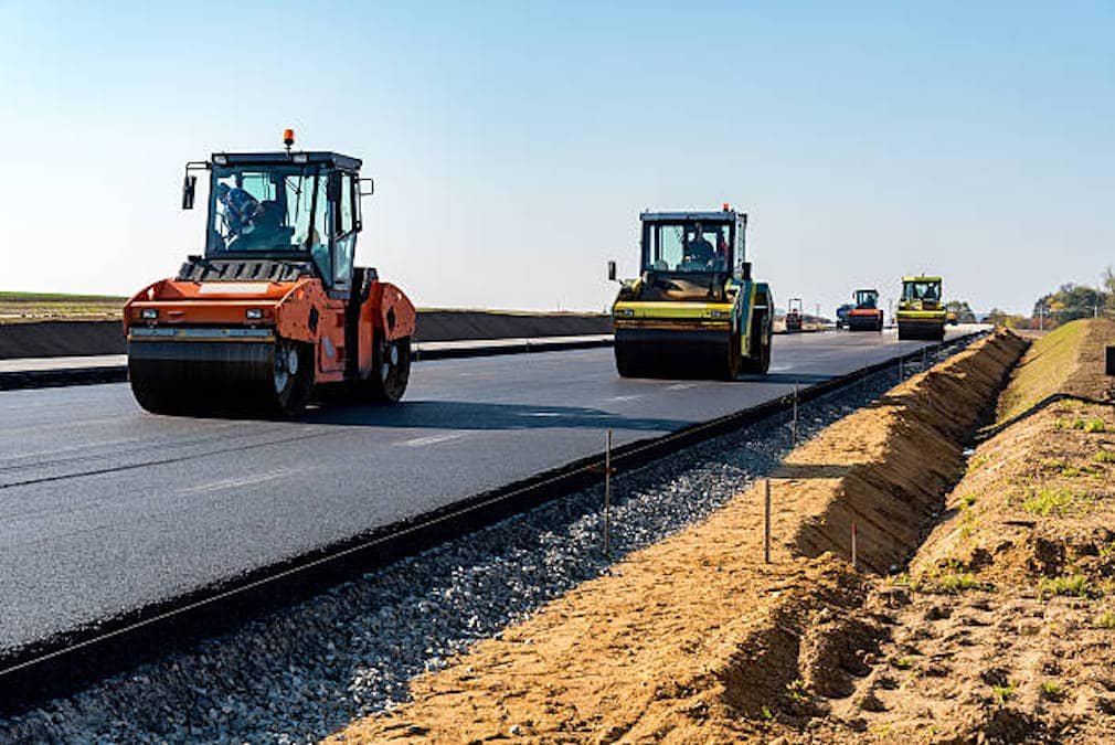 Fashola Briefs On Nnpc, Firs 44 Roads Construction, Repair Progress 