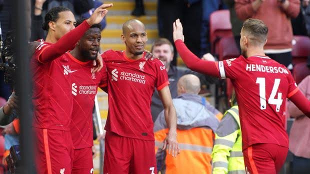 Liverpool Close Up On City With 2-0 Win Over Everton