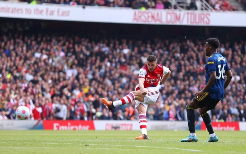 Arsenal Cruise Into Top 4, Dashes Manchester United Hopes