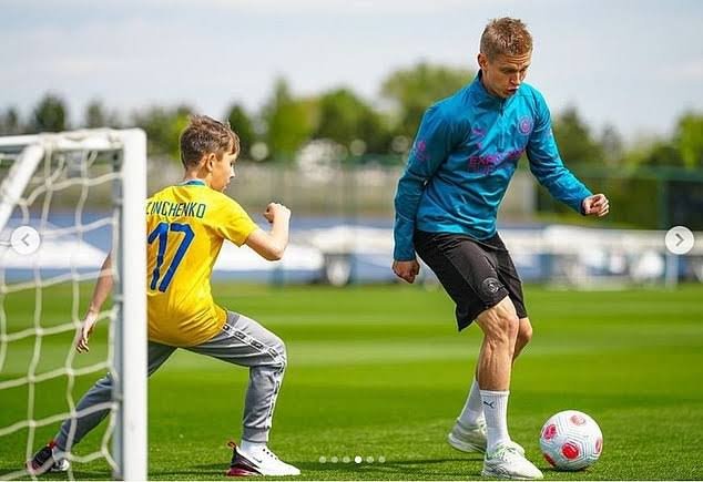 Zinchenko Brings 10-Year-Old Refugee To City Camp