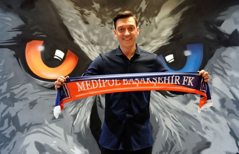 Mesut Ozil Signs New Contract With Turkish Side