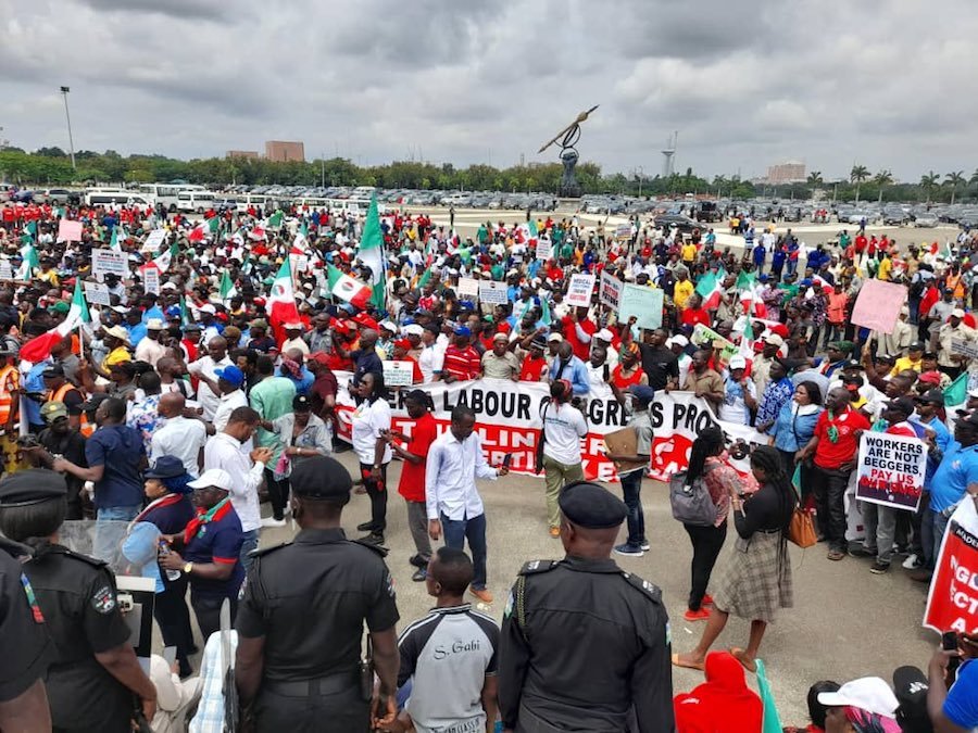 President Buhari Under Fire As Protesters Match To National Of Assembly