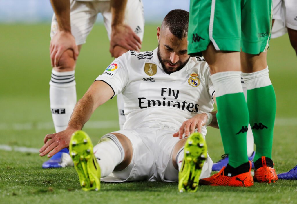 The Mystery Story Behind Benzema Bandaged Right Hand