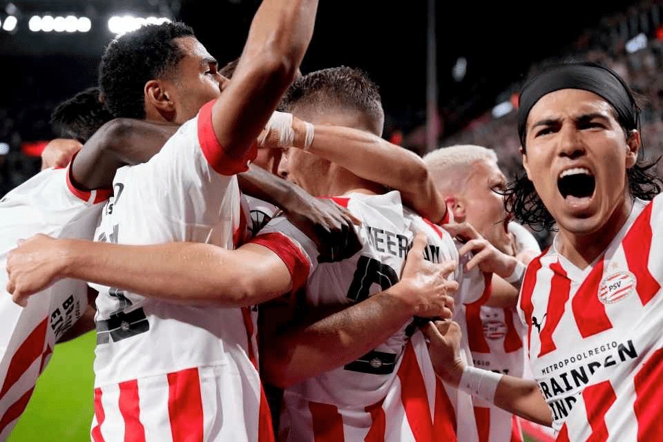 Manchester United Legend Put Arsenal In Tight Corner