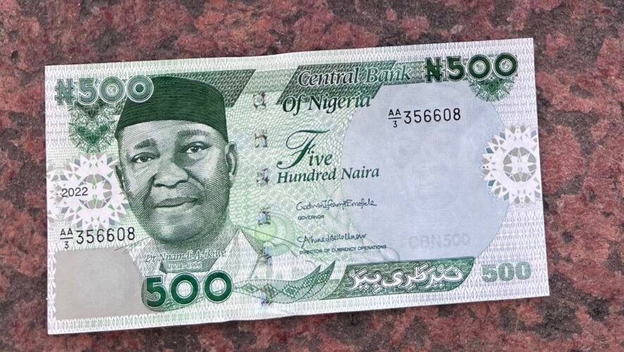 Nigeria Unveils Redesigned Naira Notes (Photos)