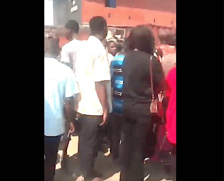 Eyewitness Report: Inec Denies Warri Residents Pvcs