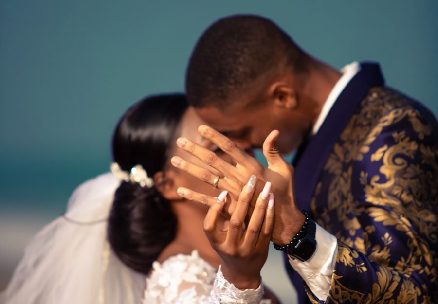 Naira Scarcity Saves Nigerian Marriage
