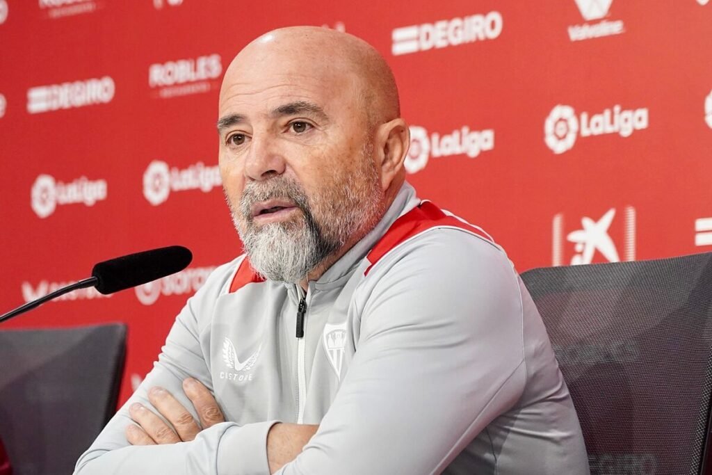Sevilla Sack Head Coach 6 Months After Hire