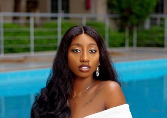 Bbnaija S7 Reunion: Doyin Attacks Fans As She Defends Dragging Adekunle'S Mom