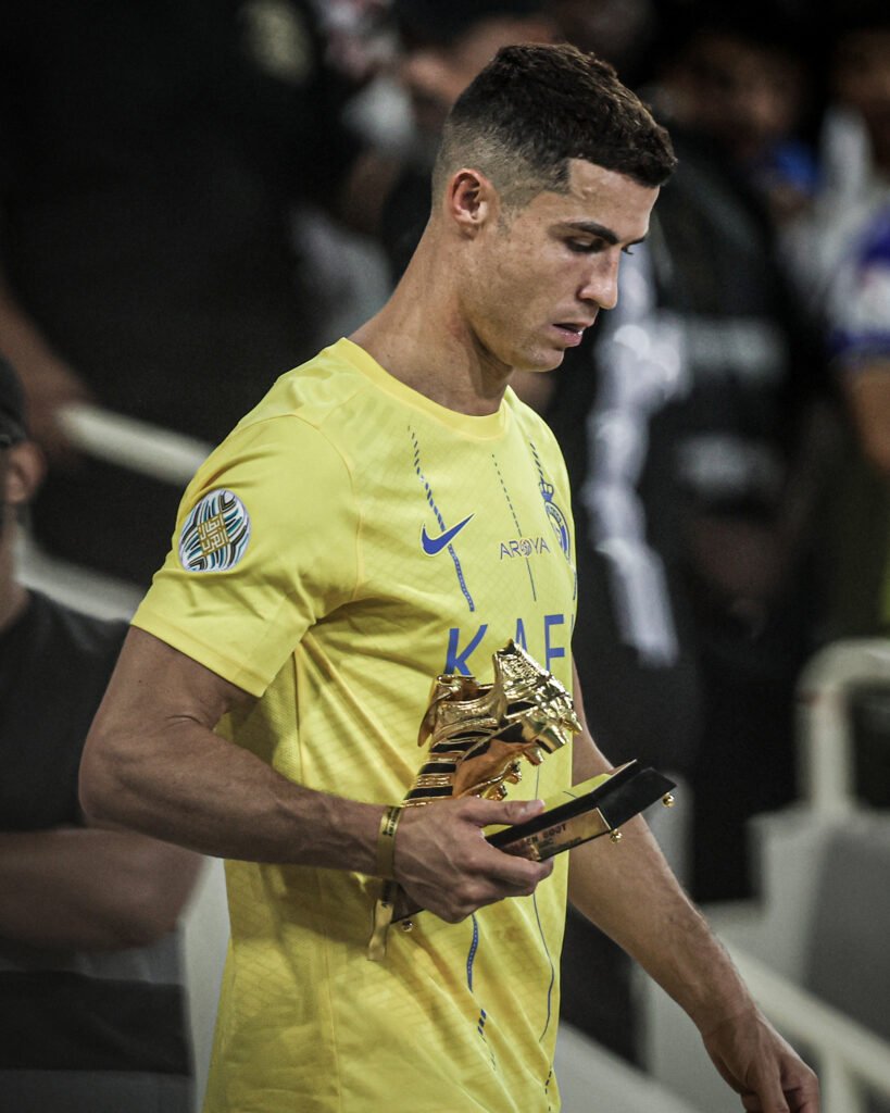 Ronaldo Sets New Guinness World Record